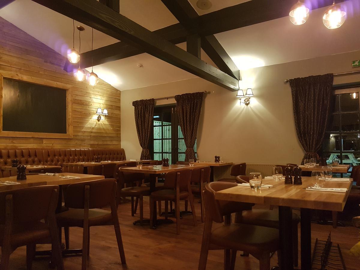 The Angel Inn Warminster Zewnętrze zdjęcie